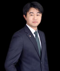 사건담당변호사 김민혁