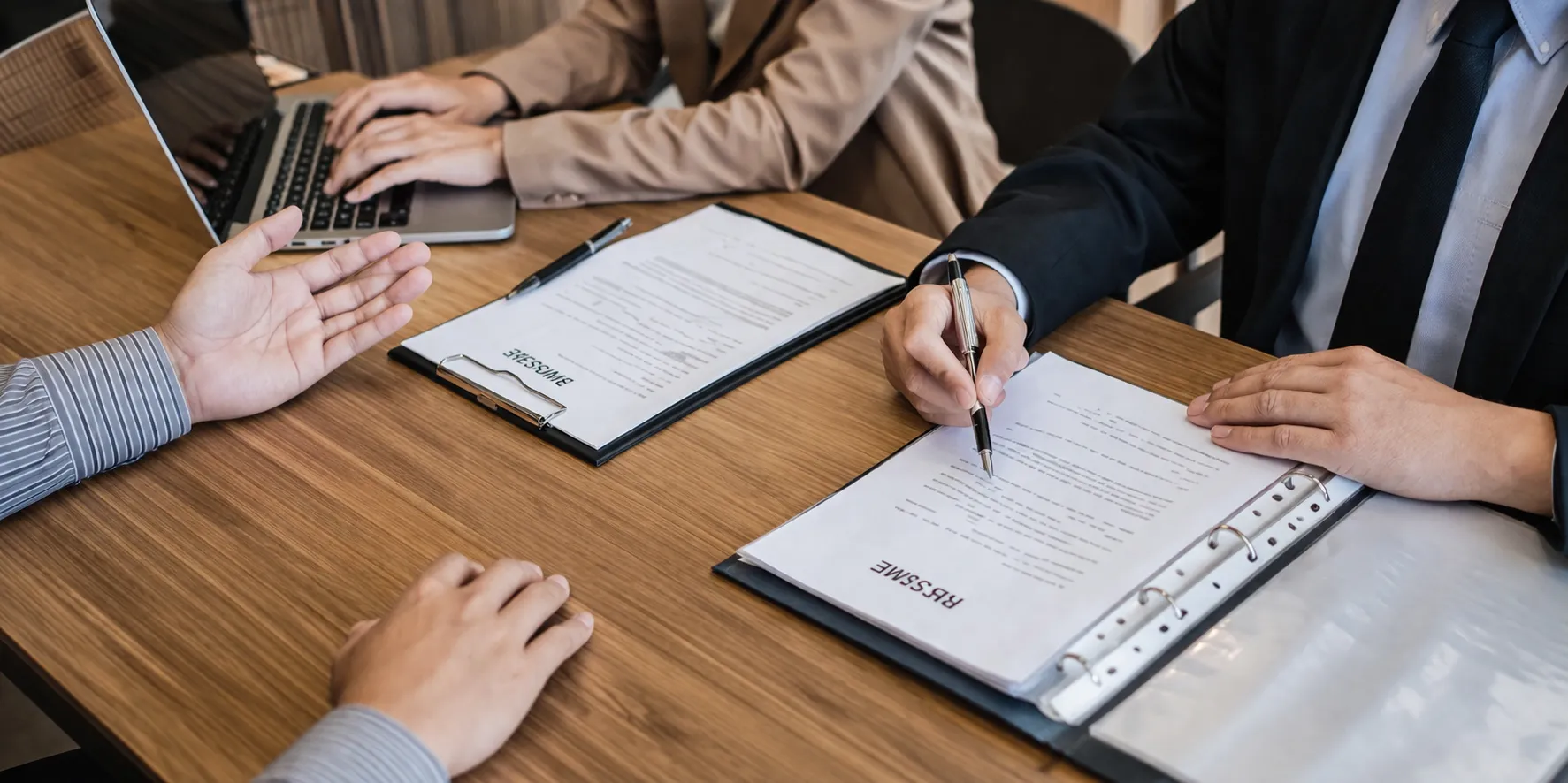 무단결근손해배상의 리스크예방 및 법정대응전략